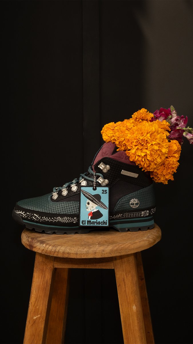Shiekh's tweet image. The Timberland The Día de Muertos Euro Hiker boot carries stories of resilience, beauty, and memory, crafted for the path ahead 🕯️

Would you take these on your next adventure? 👇
ow.ly/n94650XiEsy

#Timberland #DiaDeMuertos #Cultura