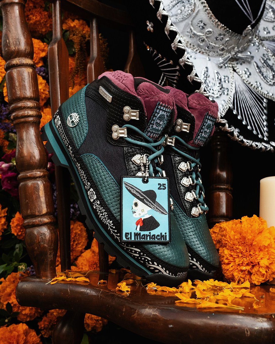 Shiekh's tweet image. The Timberland The Día de Muertos Euro Hiker boot carries stories of resilience, beauty, and memory, crafted for the path ahead 🕯️

Would you take these on your next adventure? 👇
ow.ly/n94650XiEsy

#Timberland #DiaDeMuertos #Cultura
