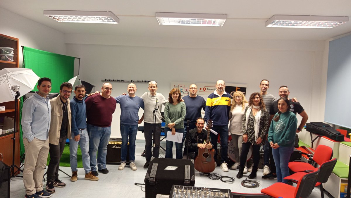 Cuarta y última sesión del curso "Creación de una Banda de Pop Rock" Entusiasmados por llevarlo a  práctica en nuestros centros. <a href="/cfiesalamanca/">CFIE SALAMANCA</a>  #formaciónCyL