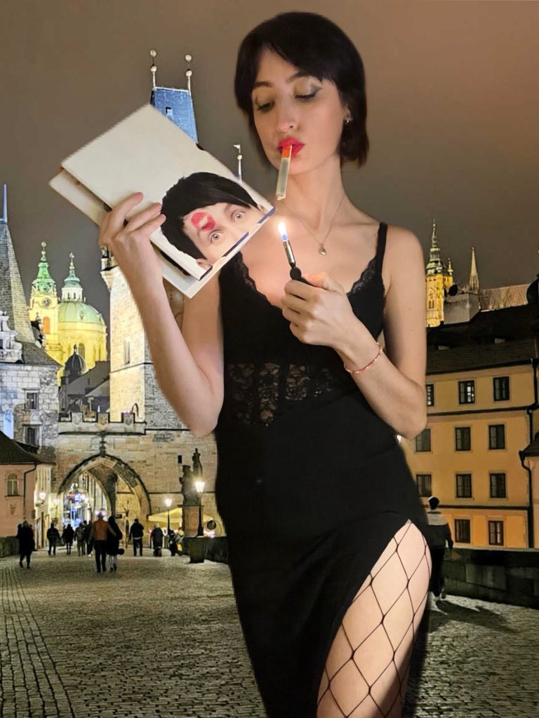 alba tweet media