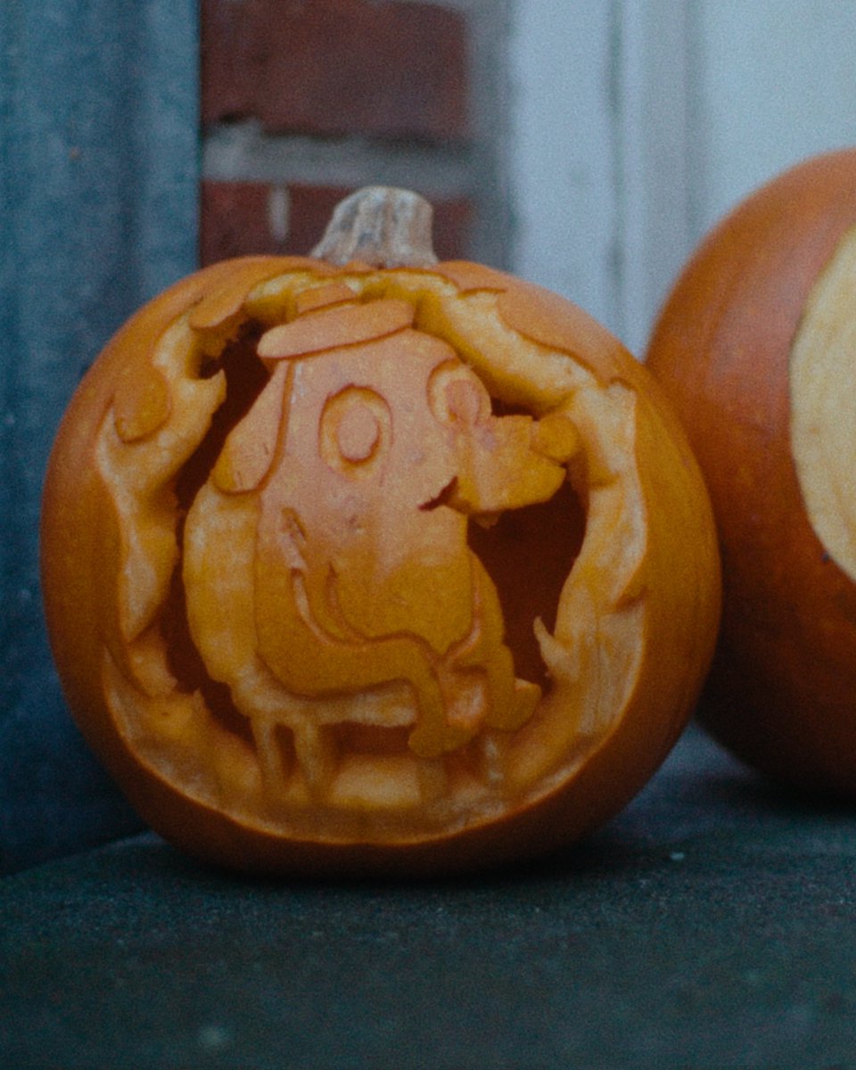 outofwordsgame's tweet photo. 🎃 We may be out of words, but we're never out of pumpkin carving ideas! 🌟🙌

Here are some of favourite pumpkin carvings and fun moments from the  #outofwords office Hallowween party for your entertainment, and possible inspiration for tomorrow? 👀👀 https://t.co/HJmrllBRCx