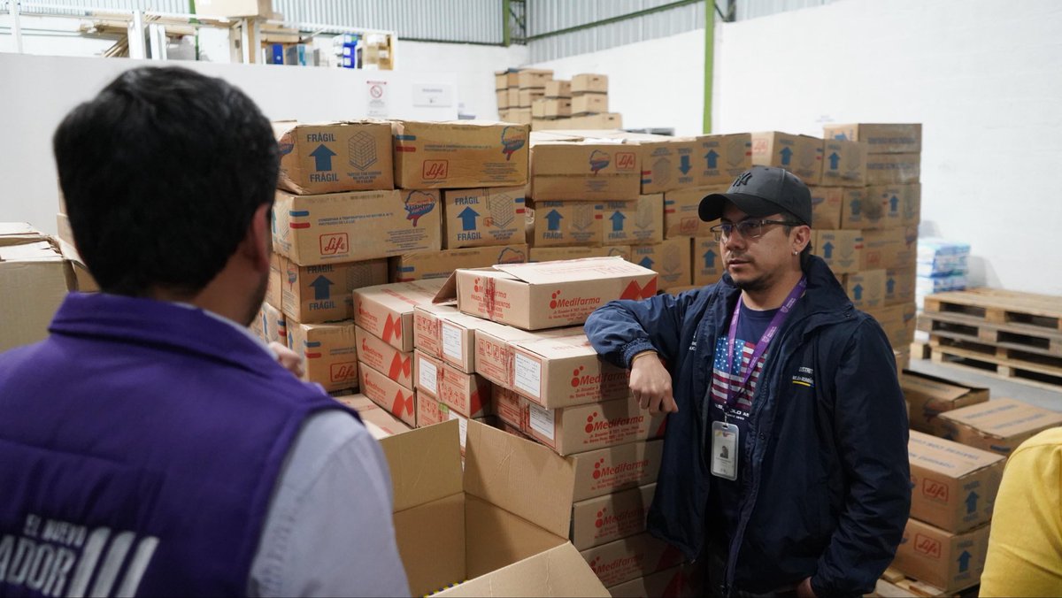 jimmymartinec's tweet photo. También recorrí las bodegas del Distrito 17D11 Mejía–Rumiñahui, donde observé un manejo adecuado de los medicamentos y dispositivos que se distribuyen a los hospitales y centros de salud de la zona. Identificamos un stock de anestésicos que será redistribuido a hospitales de la capital. Seguimos cerca del territorio, escuchando y actuando para que la salud pública siga avanzando.