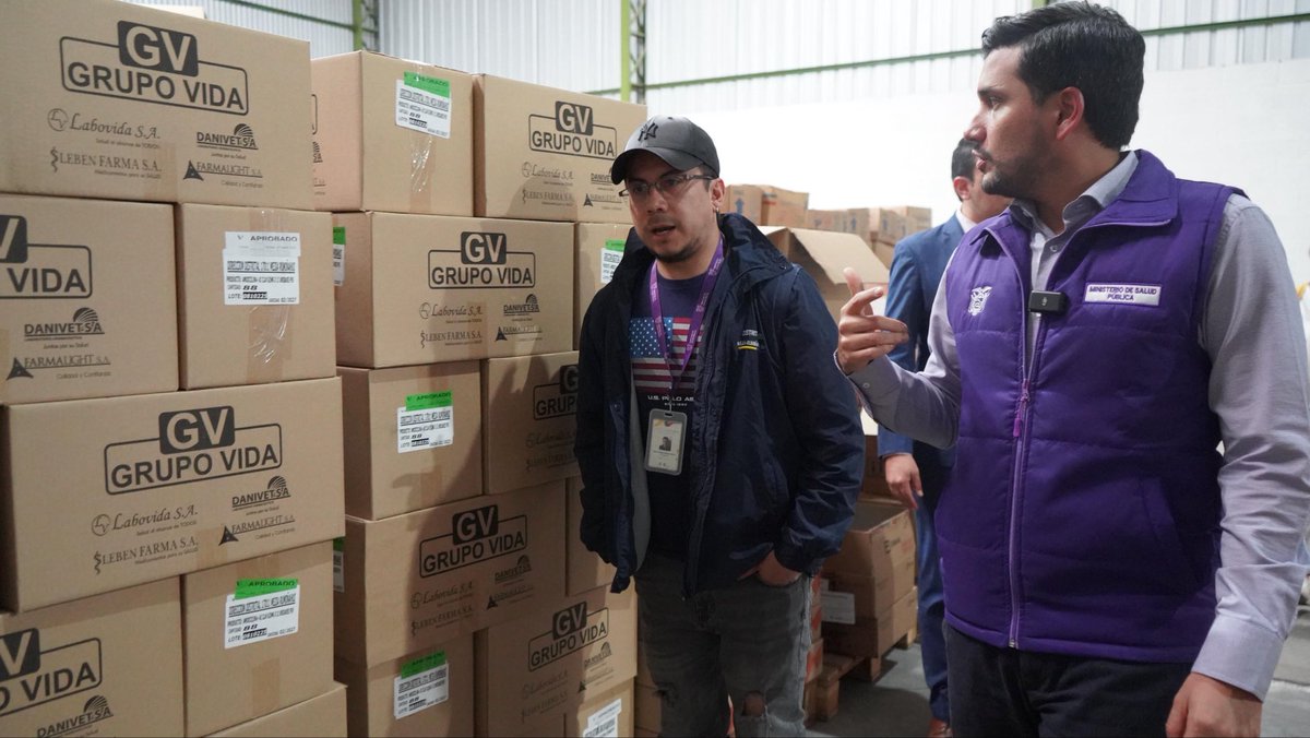 jimmymartinec's tweet photo. También recorrí las bodegas del Distrito 17D11 Mejía–Rumiñahui, donde observé un manejo adecuado de los medicamentos y dispositivos que se distribuyen a los hospitales y centros de salud de la zona. Identificamos un stock de anestésicos que será redistribuido a hospitales de la capital. Seguimos cerca del territorio, escuchando y actuando para que la salud pública siga avanzando.