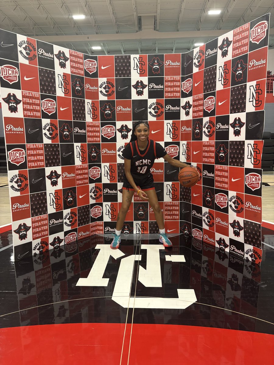 Lariah Tucker tweet media