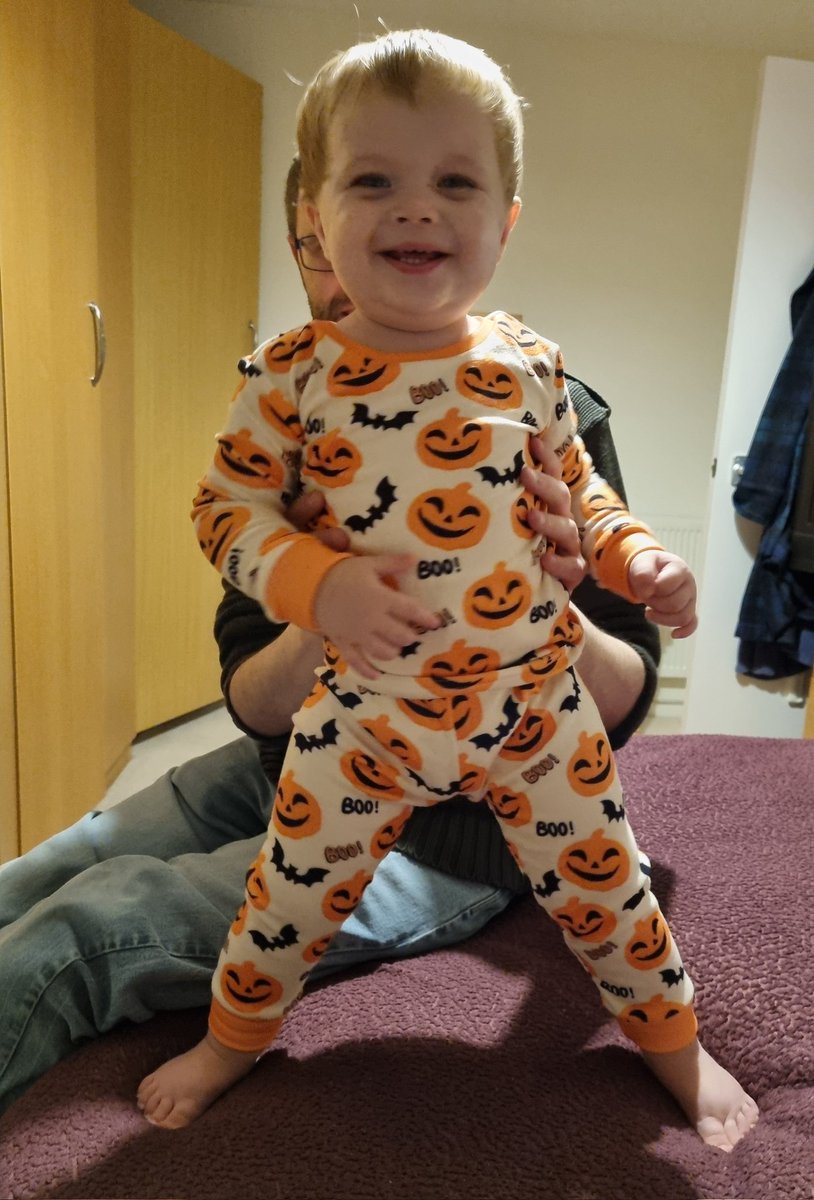 zipiola's tweet photo. William Wayne Lamparter
Getting Halloween ready. Halloween PJ'S 🎃 
30/10/2025 https://t.co/TQxcfyYNKo