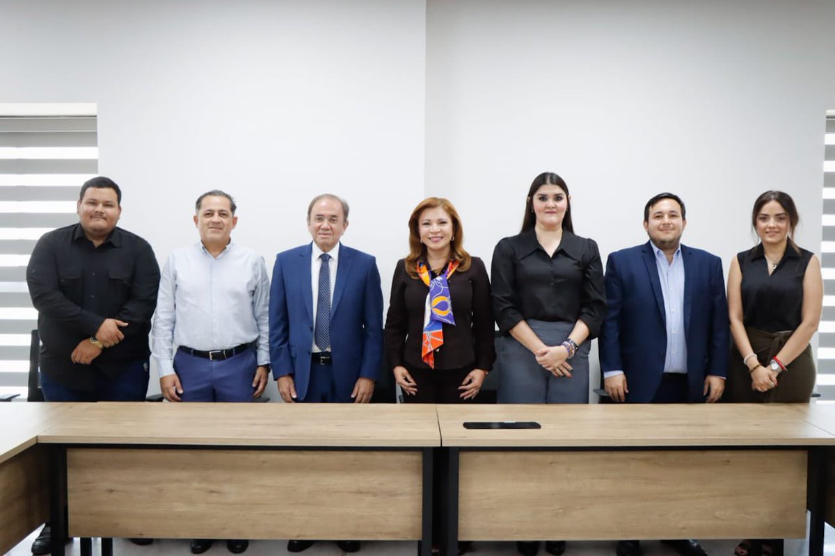 Agradezco al <a href="/rochamoya_/">Rubén Rocha Moya</a> Moya, así como a las y los integrantes de la Junta Directiva del Colegio de Bachilleres del Estado de Sinaloa (COBAES), por otorgarme su confianza al reelegirme como director general.

El equipo que me acompaña en <a href="/CobaesSinaloa/">Cobaes Sinaloa</a> y un servidor redoblaremos