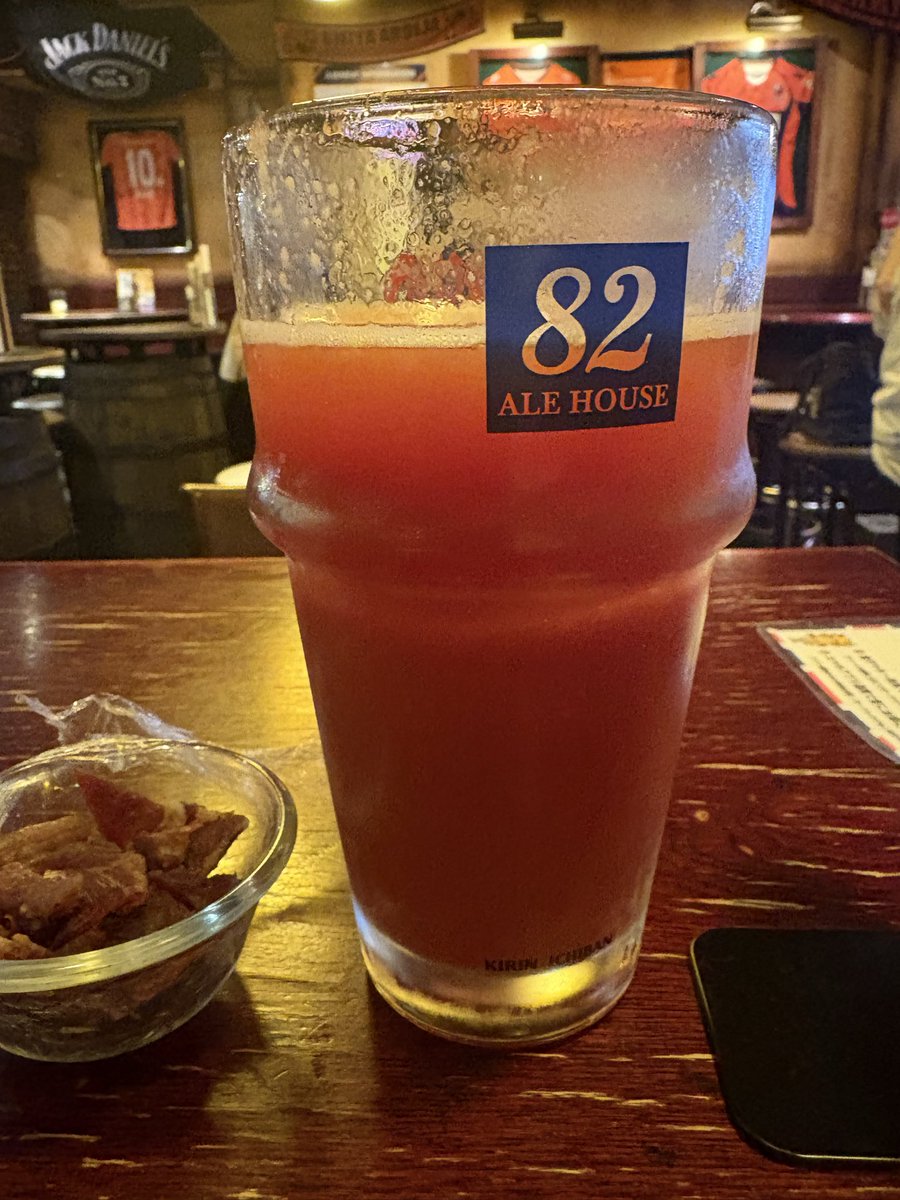 qho094LxTaV3tFK's tweet image. #HUB
ひとり寂しく‼︎
スポーツバーで‼︎
応援📣
負けた
悔しい
イライラする
前回飲み過ぎで!
ゲロ🤮吐きした!
レッドアイ🍻
酒が不味いよー
飲みは‼︎気分が大事
#HUB大宮東口店