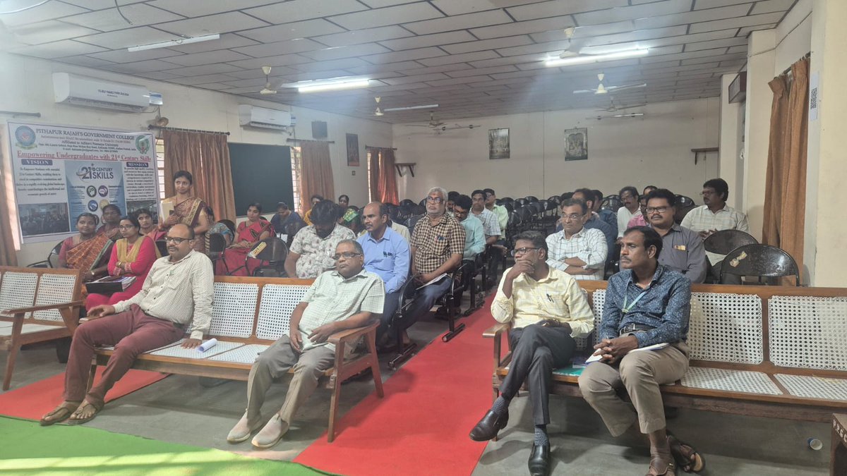 prgcofficial's tweet image. పి.ఆర్. ప్రభుత్వ కళాశాలలో ప్రిన్సిపల్ డా. కందుల ఆంజనేయులు గారి పర్యవేక్షణలో అంతర్గత కమిటీల పరిశీలన జరిగింది.
NAAC పరిశీలన ఆన్లైన్‌లో జరగనుండటంతో కళాశాల వెబ్‌సైట్ ప్రాధాన్యం పెరిగిందని ప్రిన్సిపల్ గారు సూచించారు. 🌐
#PRGovtCollege #NAAC #IQAC #Kakinada #Education