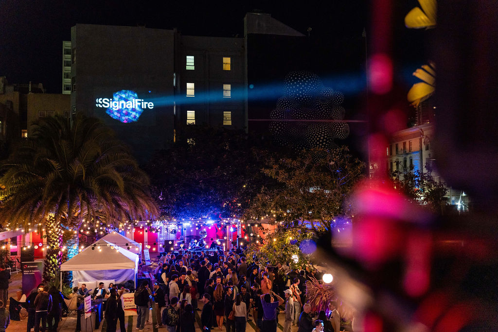 SignalFire's tweet image. 700+ founders. 8 DJs incl. @poolside. Dancing robots. LED dance floors.  A silent disco that wasn’t so silent.

Our #TechCrunchDisrupt after-party was pure controlled chaos, and we loved every second of it.

See you next year: Same city, bigger energy. ⚡️