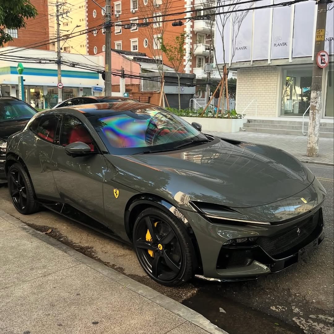 nocarcontext's tweet photo. Ferrari Purosangue 💚💚 https://t.co/ta7FKEnRvB