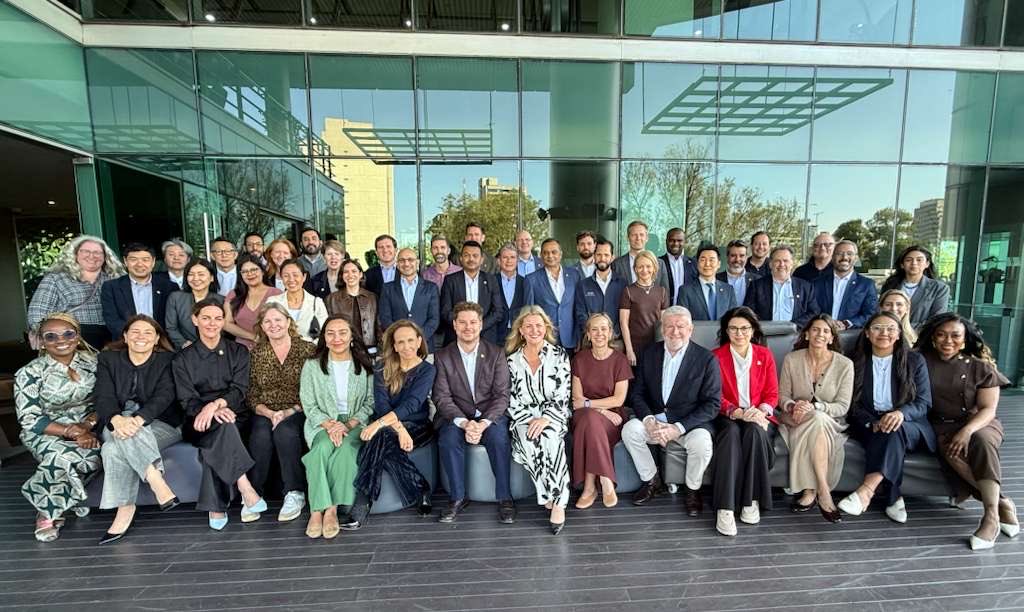 The Hon Mitch Fifield tweet media