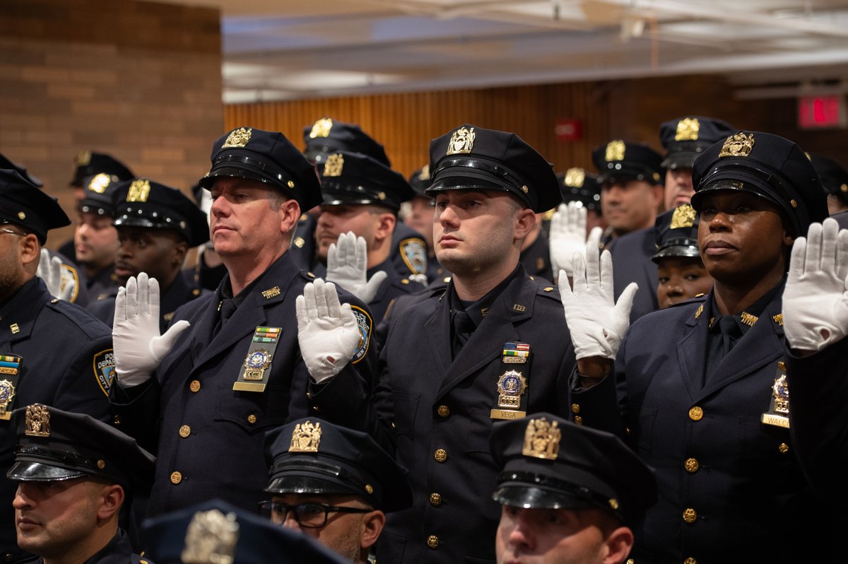 NYPD1stDep's tweet image. Congratulations to the NYPD’s newly promoted members! Your hard work, leadership, and dedication keep NYC safe and strong. Thank you to the families and loved ones who make this service possible.