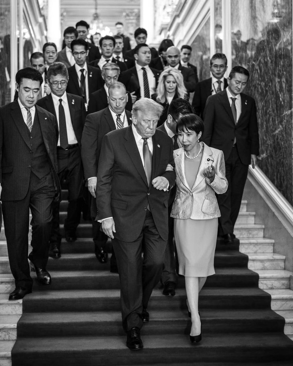 The relationship between Trump and Sanae Takaichi is very delicate. Is it merely a power struggle between a small country and a large country? It also seems to involve a kind of idol worship, similar to that of fans idolizing a superstar.🤔🤔
