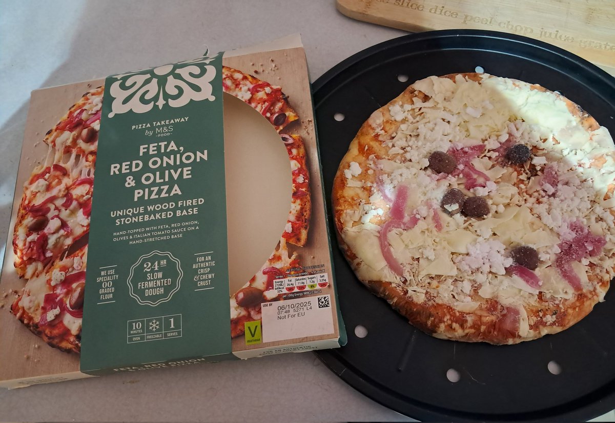 cdaly72's tweet image. I expected more olives if I&apos;m being honest @marksandspencer 🙁