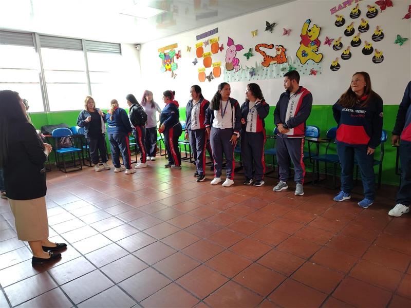 UDR_SoachaSISSU's tweet photo. @ElOIRdelaRegion @UNAD_ZCBC #CIPATerritorialSISSU_ICI #ECEDU #UDRSoacha @ElOIRdelaRegion En el Colegio Celestin Freinet se realizó intercambio de saberes: protocolo de atención para la activación de rutas y el primer respondiente, temática necesaria en las comunidades educativas https://t.co/pTlCxfA4l3 https://t.co/IGWR7N4Wui