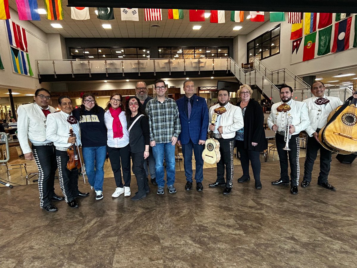 Carlos Obrador tweet media