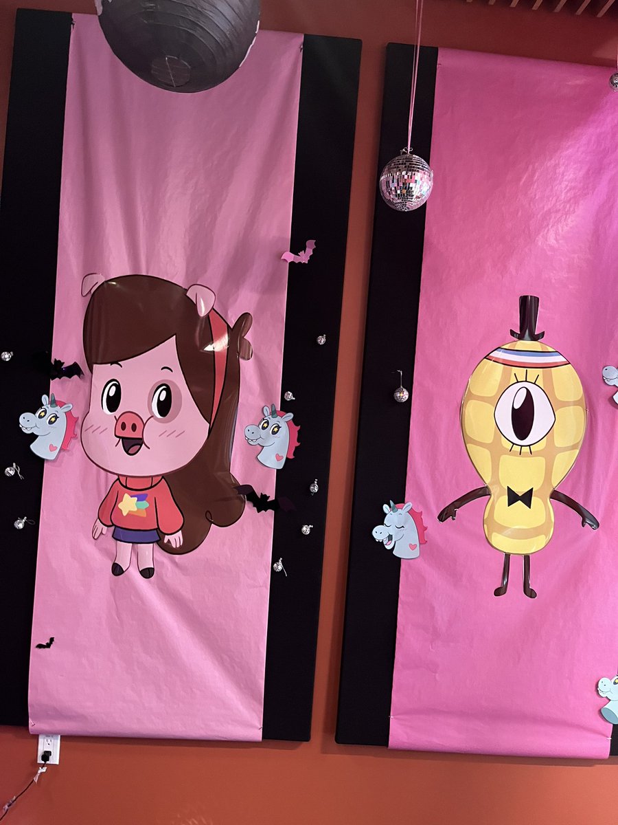 DaronNefcy's tweet image. So excited to see some #starvstheforcesofevil Halloween love at Disney TVA last night!🦄 🎃