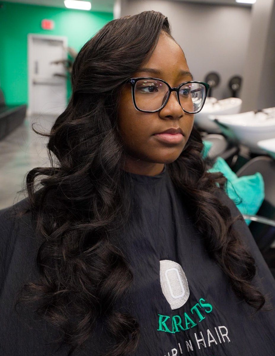 TenKVirginHair's tweet image. Timeless style starts with a seamless sew-in. Natural, full, and fabulous — just the way you like it. 💖

Styled by @connie_salon10 
-
#Salon10 #TraditionalSewin #MemphisStylist #Explore