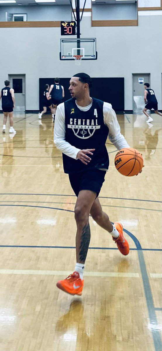 UCO Men's Basketball tweet media