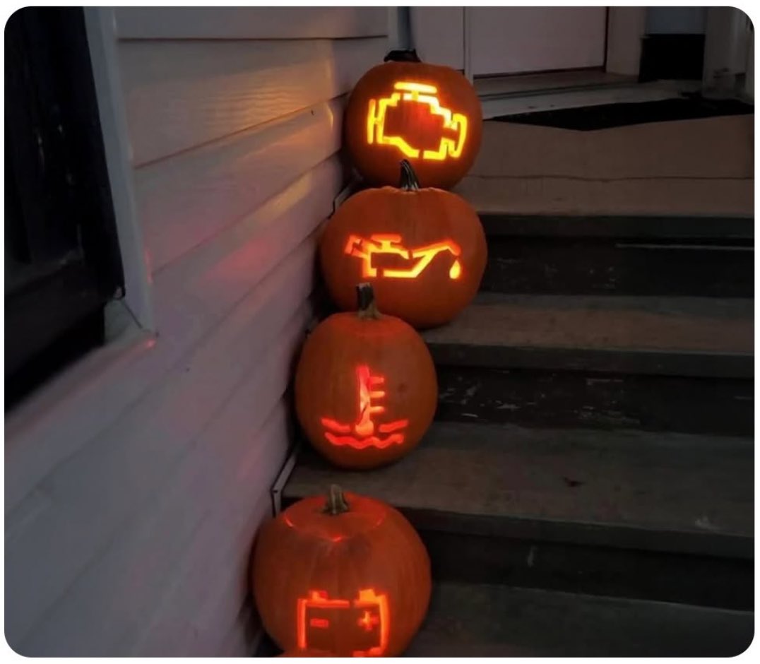 badger69420's tweet image. The scariest Halloween decorations ever