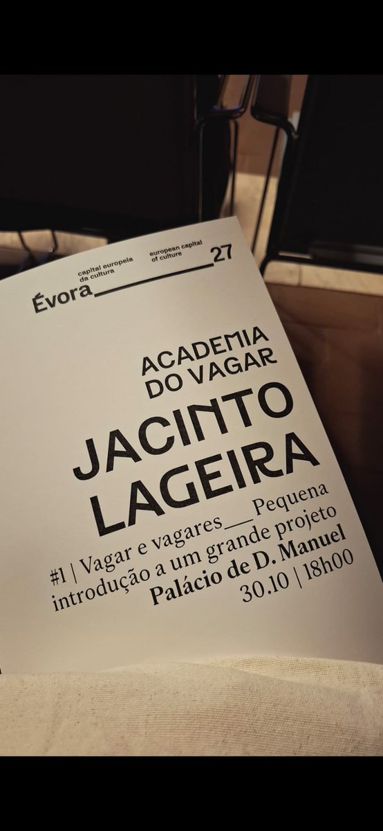 Assisti hoje à primeira conferência da Academia do Vagar, proferida pelo seu curador Jacinto Lageira no âmbito da Évora _27 - Capital Europeia da Cultura. O debate e a reflexão sobre o Vagar enquanto conceito de identidade e transformação promete.