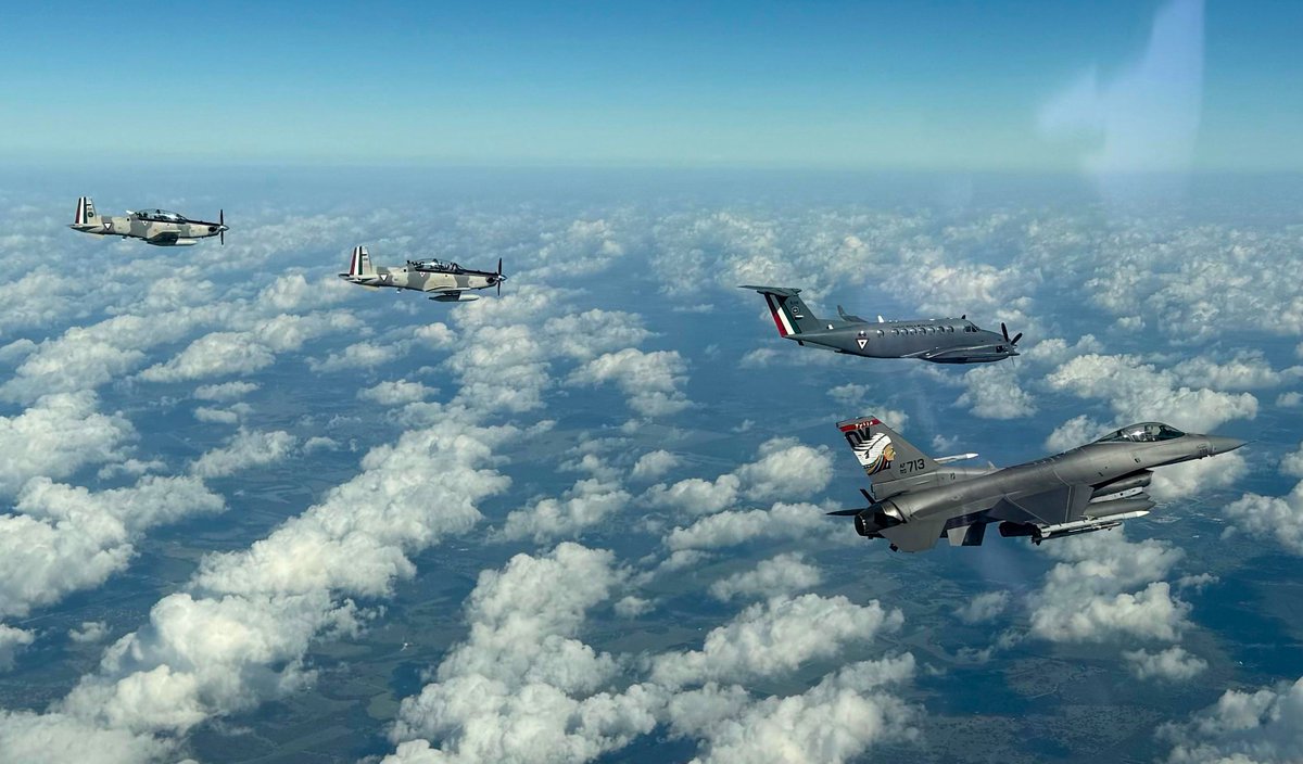 1stAF's tweet image. AFNORTH members &amp;amp; interagency partners participated with @DEFENSAmx and @RCAF #CANR counterparts in Exercise AMALGAM EAGLE 25, a live-fly air defense exercise Oct 28-29. This year marked #NORAD’s Canadian Region and therefore Canada’s inaugural participation, enhancing readiness…