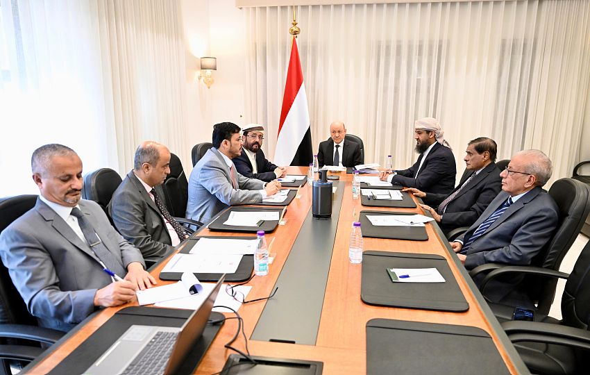 مجلس القياده يقر خطوات لاستكمال دمج الأجهزة الاستخباراتية ويثمن انجازات الأجهزة الامنيه والشركاء الإقليمين 
في مكافحة الإرهاب وتهريب المخدرات 
facebook.com/share/p/1SZhej…