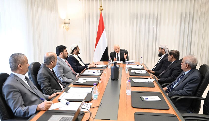 مجلس القياده يوكد أهمية تكامل السلطات وتقديم الدعم والحمايه اللازمه للمواطنين في المحافظات الغير محرره 
facebook.com/share/p/1H6RPV…