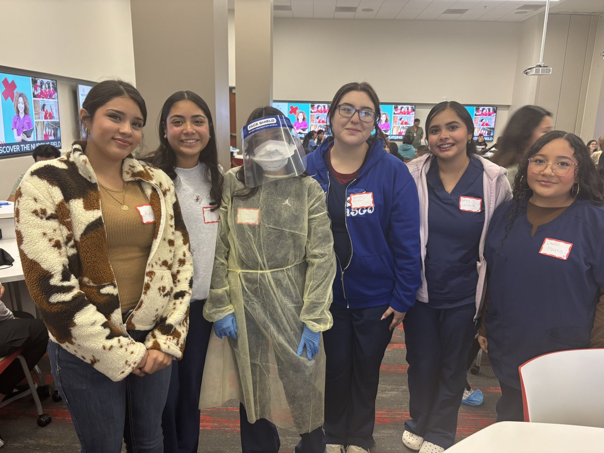 aluna0707's tweet image. 22 SEISD Heath/BioMed students had the opportunity to participate at Texas Tech High School Outreach Day. 🥼🩺 @TTHealthElPaso thank you 😊 #drlunasclass #SEHStheBest #SanEliManoAMano @MrsKthummel
