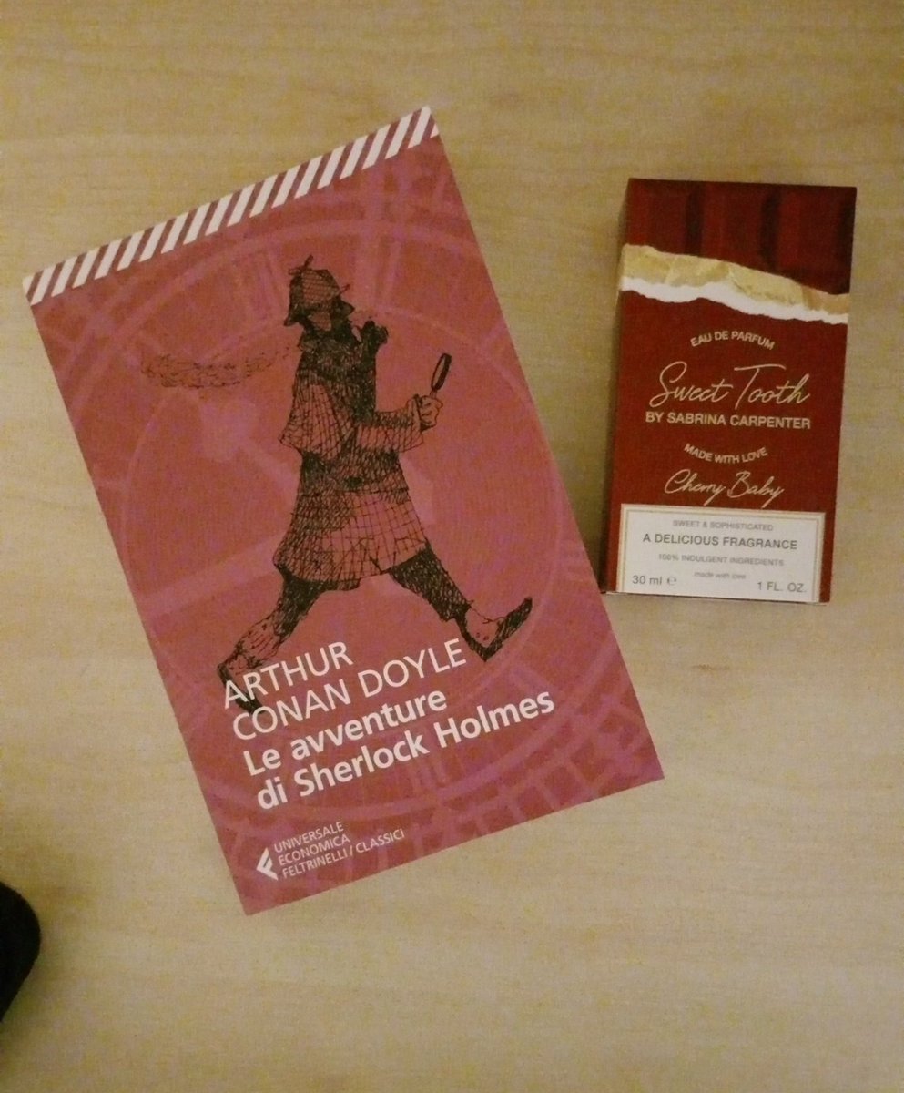 amys4nt14go's tweet image. regalini di oggi (grazie @gin4linett1 e grazie feltrinelli)