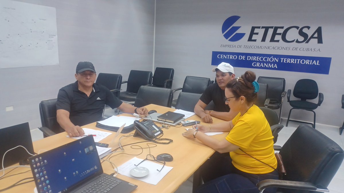 Listos los trabajadores de <a href="/ETECSA_Cuba/">ETECSA</a> en Granma para iniciar labores de recuperación, junto a brigadas de otras provincias. @Cubacentral <a href="/Colina_CTCuba/">Miguel Colina</a>