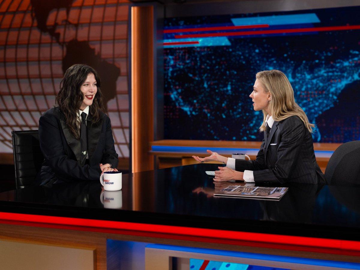 Lucy performs “Modigliani” on @thedailyshow 🤍 out now on YouTube