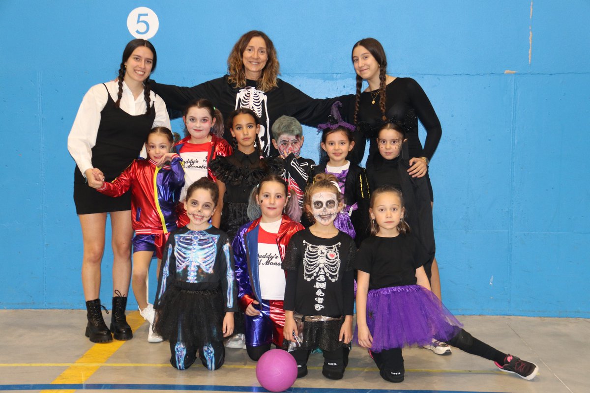 🎃☠️🎃 ¡Cómo lo pasamos ayer! Definitivamente, el día de la fiesta de Halloween es uno de los más divertidos de todo año para cualquier integrante del Sporting Santo Domingo.

🏐🧙🦴 Calaveras, calabazas, disfracess, esqueletos, brujas… No faltó ningún detalle en Camaretas 👏👏