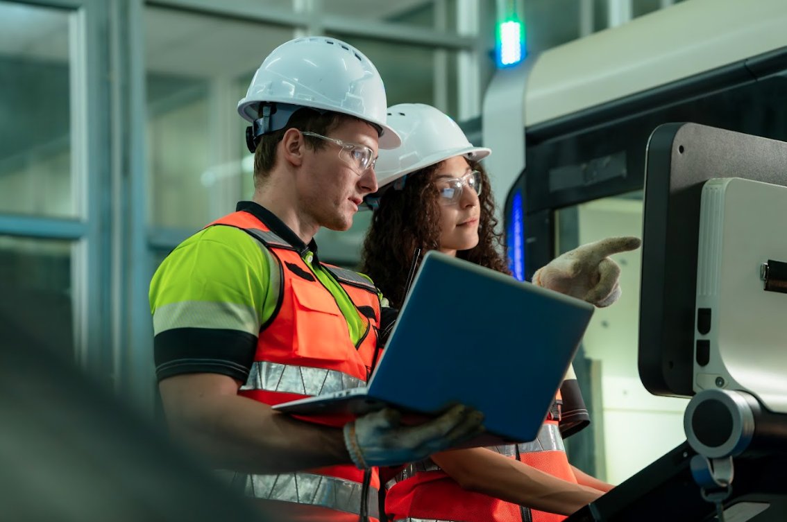 VAEZR Studio tweet media