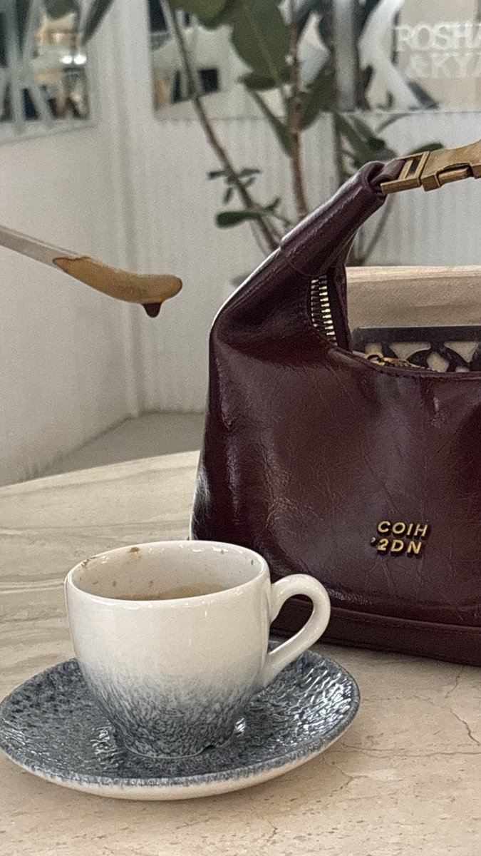 «لا عطيت أي شخص قيمته ما يلحقك لوم 
 أي قيمة زايدة .. تنخصم من قيمتك»
                       —