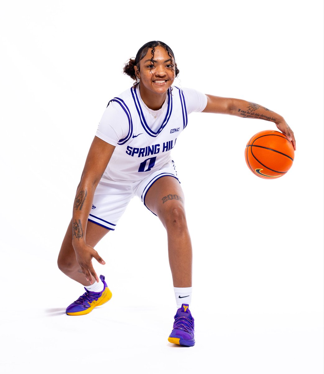 ComeauxKiara's tweet photo. Different jersey #, Different school, New year.. I’m right where I needed to be✝️. God’s plan🤌🏽 https://t.co/bWzXLV4iJh