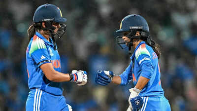 SiyagNarsingh's tweet image. म्हारी छोरियां छोरा से कम नहीं है
भारतीय महिला क्रिकेट टीम को वर्ल्ड कप फाइनल में पहुँचने पर हार्दिक बधाई एवं शुभकामनाएँ 
भारतीय महिला क्रिकेट टीम के उम्दा खेल व जेमिमा के शानदार शतक की बदौलत 7 बार की चैंपियन ऑस्ट्रेलिया को हराया फाइनल में साउथ अफ्रीका टीम से 2नवंबर को होगा फाइनल