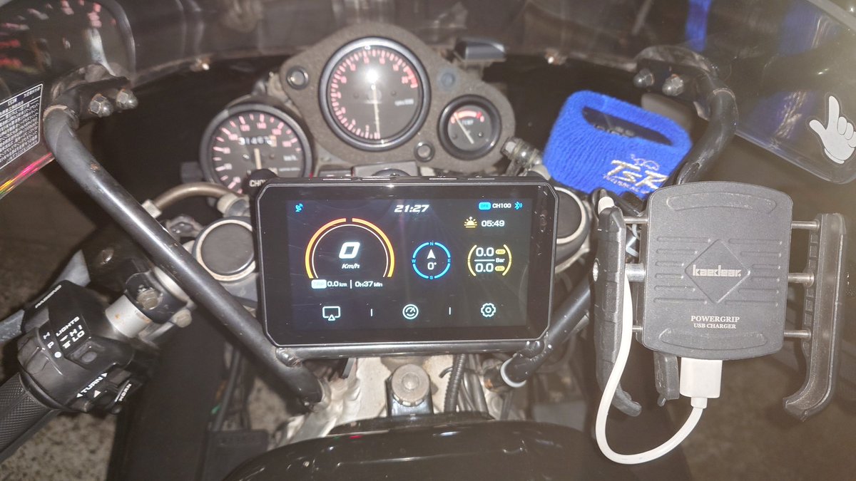 shinpp1's tweet photo. ニダボで九州に行った時もTANAXさんのスマートライドモニターを装着していたので快適な旅ができました。
雨の中の走行もありましたが問題なく使用できて見やすい画面でした。
#TANAX #スマートライドモニター #AIO5Play https://t.co/ZjVJP0urXj