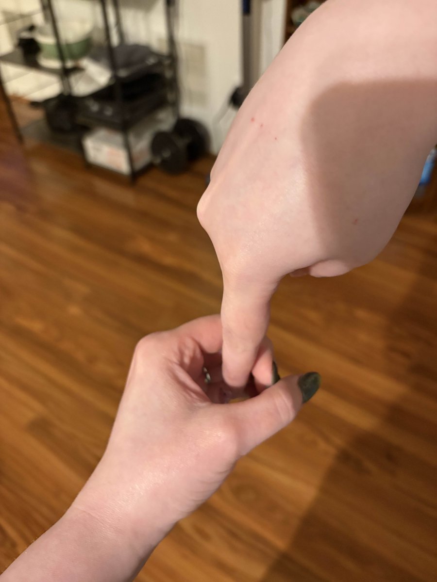 Here's our subgoal for IRL Spicy Pictures with <a href="/Bellesprout_/">Belle Sprout {Vtuber}🐌🌮</a> 
BE WARNED THESE ARE SUPER FREAKING SPICY ⚠️