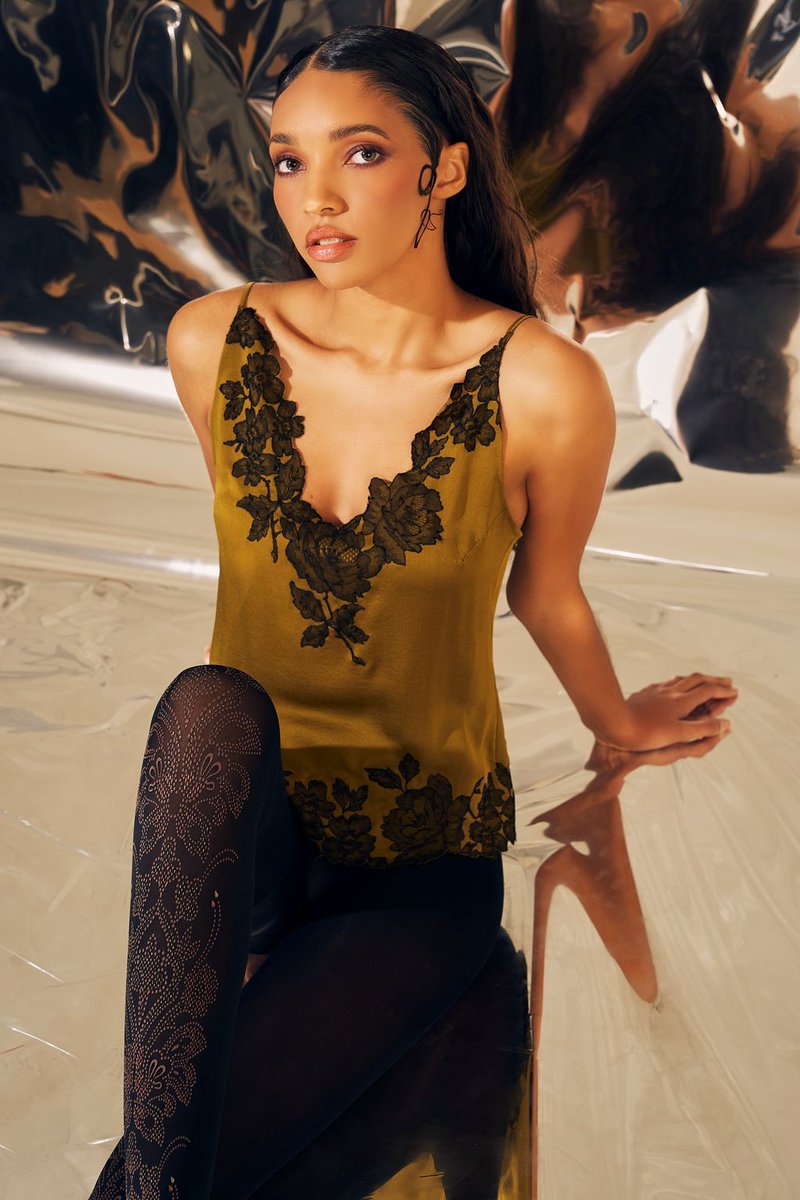 Layers of luxury. There's only one of these glorious camisoles from Merle Noir left in stock -- shop now at a phenomenal price > buff.ly/F293Xrh