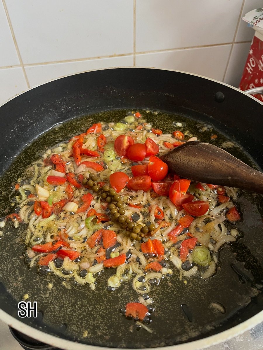 Agent99c's tweet image. Happy Friday one pot salmon red rice #friday #food #salmon #onepot #eatwell #foodies