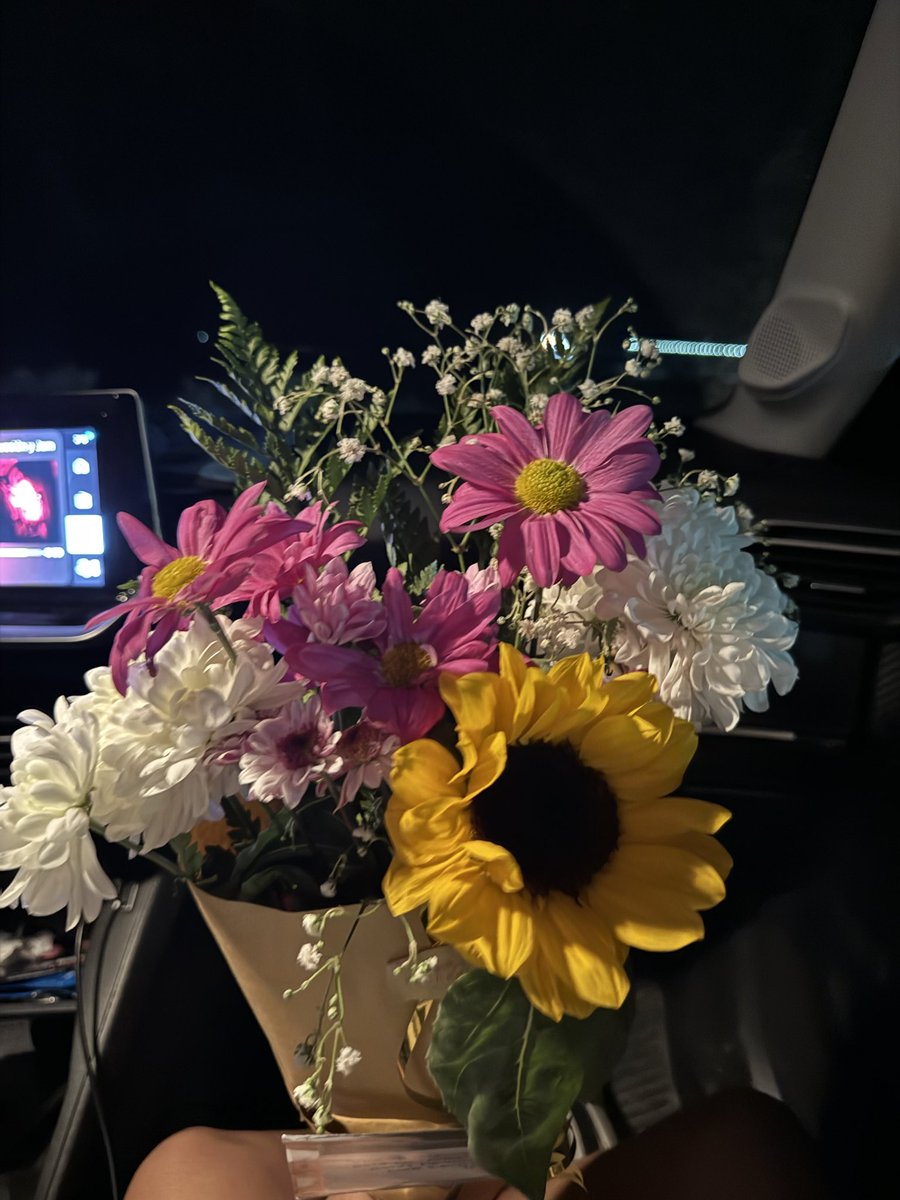 Gracias por hacer q nunca me falten flores ❤️