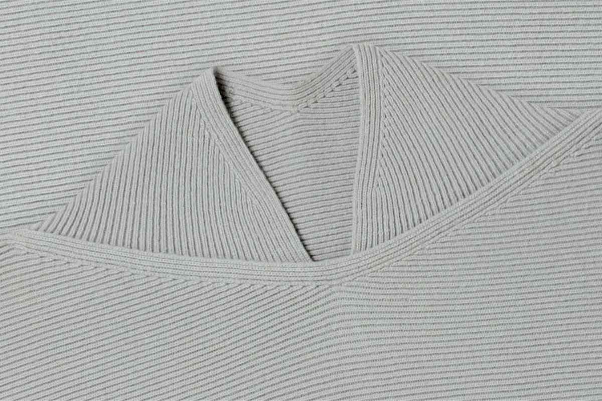 zoeloveshouses's tweet image. who's gonna buy me the limited edition release they're doing of this sweater for £450 brutalistsweater.com