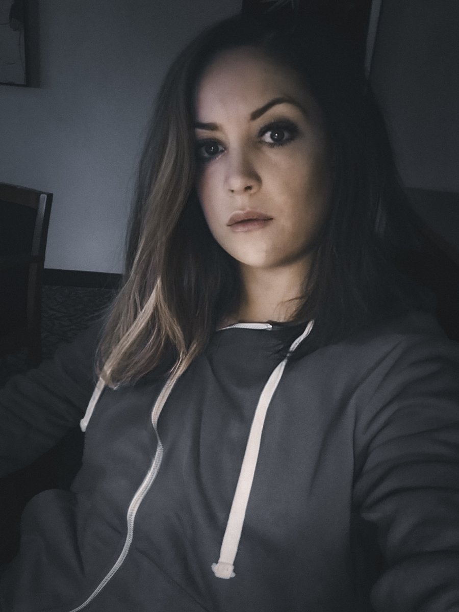 brooknextdoor's tweet photo. Just sitting at work, waiting for this day to be over ; )
#selfie #goals #faceapp https://t.co/tIjeFFR34e