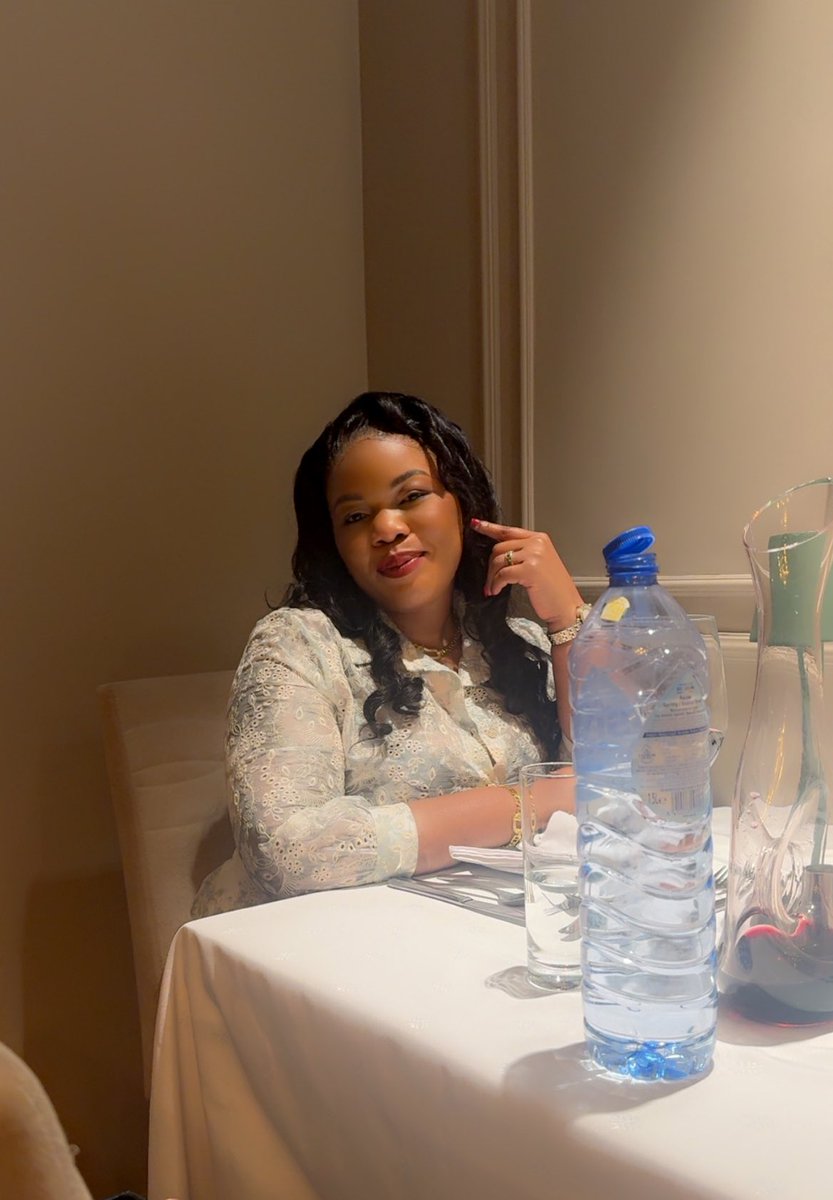 Nous ne vivons pas en Tanzanie, pourtant nous avons appris par les médias que la Présidente de là, est une dictatrice. En suspendant les partis de l’opposition sous un prétexte quelconque, le monde sait qu’en RDC, c’est la dictature. Le Ministre ne rend pas service au pays.