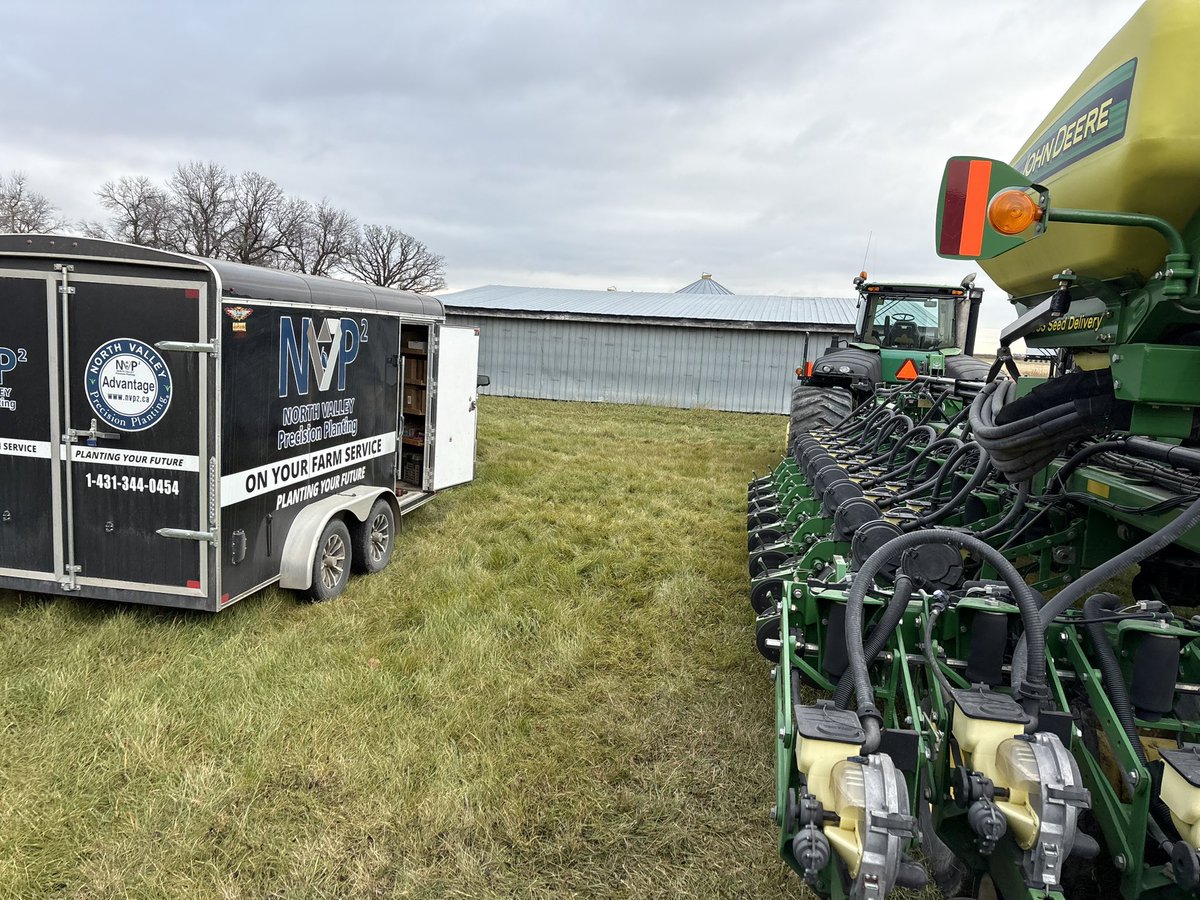 KippenAndrew's tweet photo. .@NValleyP2 .@Callum_nvp2 on our last push getting Planter inspections done outside before the weather turns. https://t.co/aRq4y9ygJO