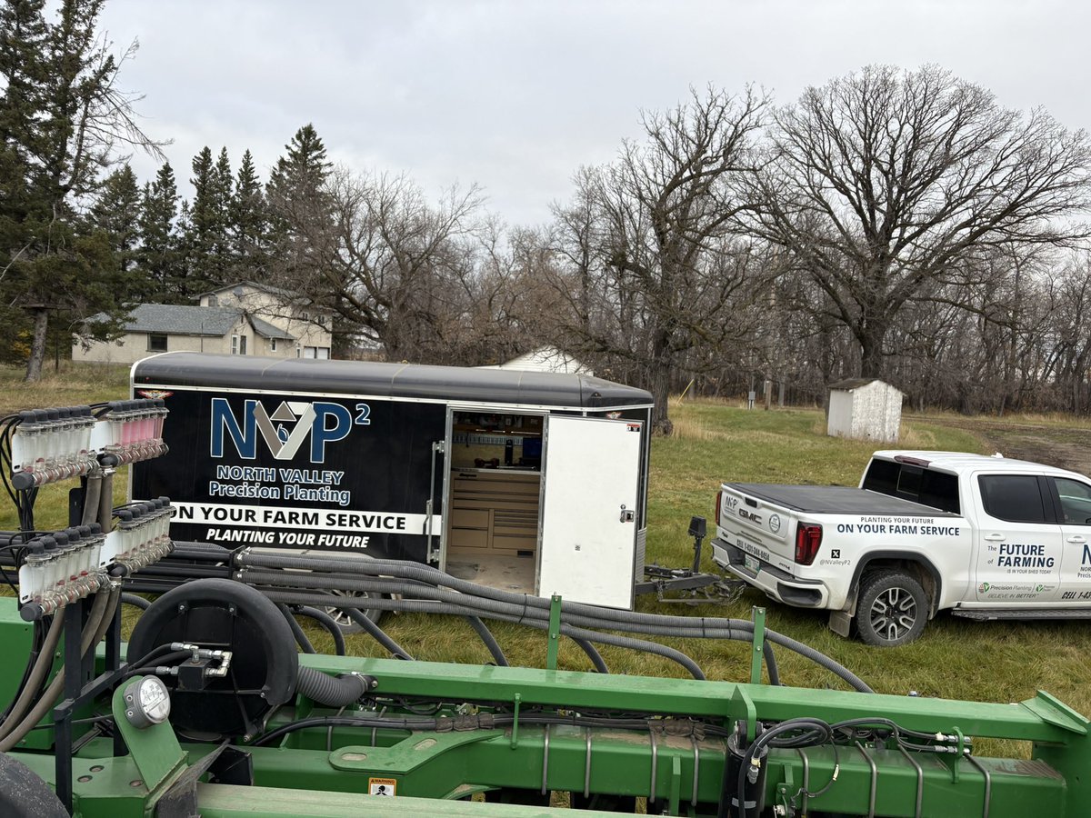 KippenAndrew's tweet photo. .@NValleyP2 .@Callum_nvp2 on our last push getting Planter inspections done outside before the weather turns. https://t.co/aRq4y9ygJO
