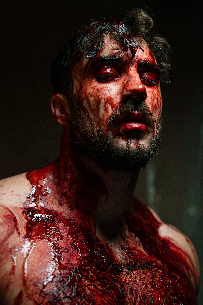 BaghiraOf's tweet photo. ⚠️Sensitive content⚠️ 
Ready for Halloween?🩸😈
Just have to make sure again - what you see is *FAKE BLOOD* and obviously a staged photo shooting.
#Halloween  #costume  #sfx #artphotography https://t.co/PLDZ9psBJn