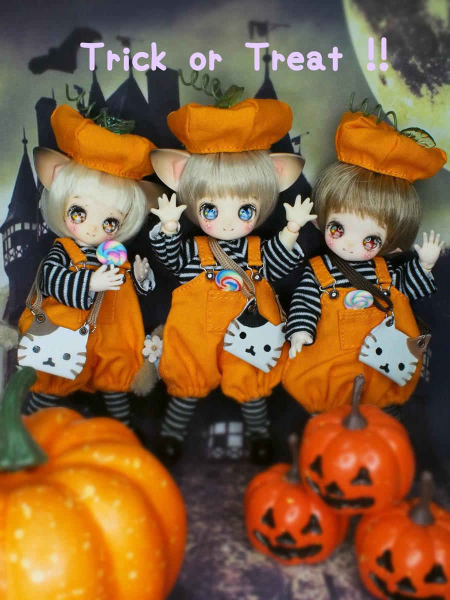 Uchu_Doll's tweet image. おはようございます🐾
満瑠『次、行くにゃ🦇🌃🌙』
魔朝『お菓子をくれないと〜…🍭🍬🍫❓』
羽遊『カボチャにしちゃうのにゃ〜🎃💫』
 #うちのこかわいい
 #おはドル
 #ドールでハロウィン
 #HalloweenIcons