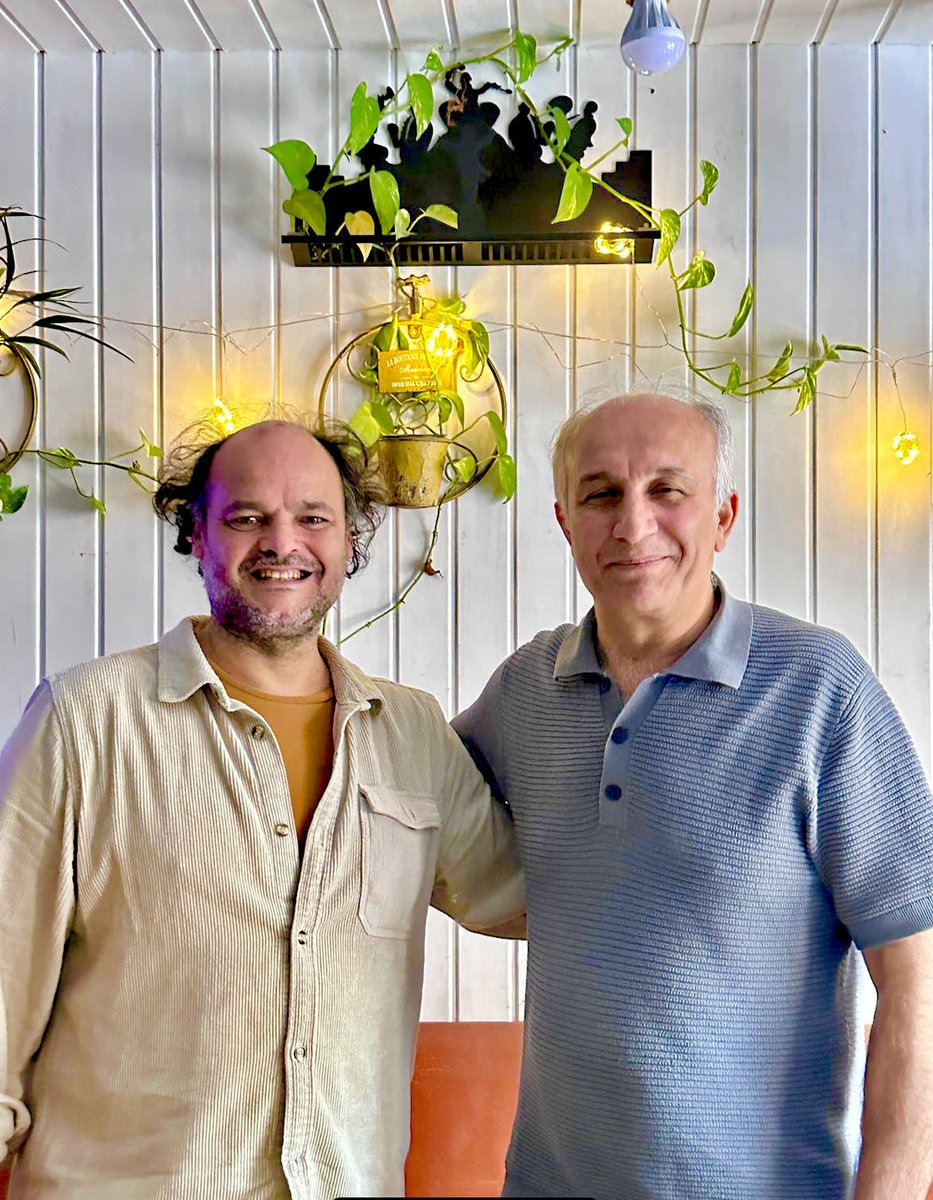 Ayer en el Restaurante Narin en Barcelona con el gran artista Argentino @Carlosaguirre que esta de gira por Europa .tuvimos una charla fantástica,